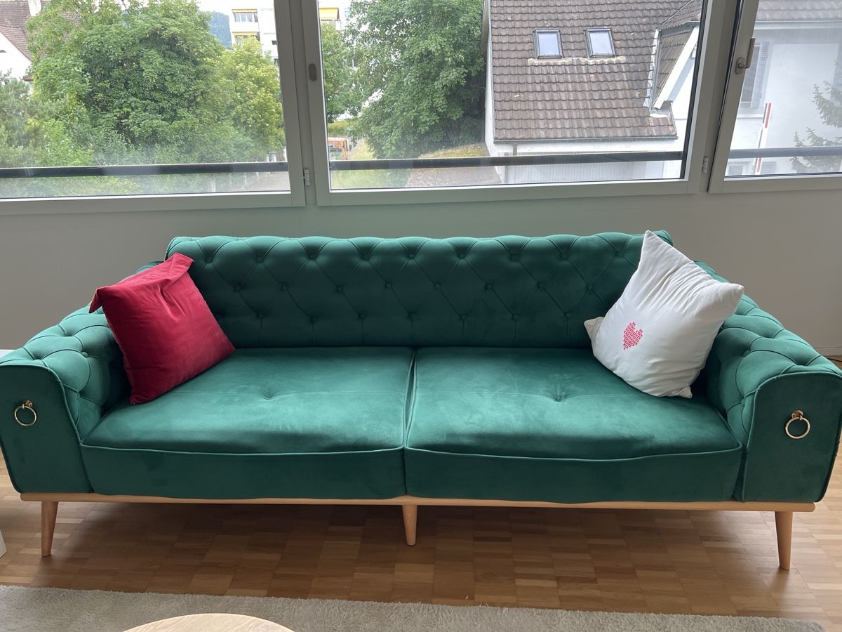 Divani: 2 Sofas Samt Grün Chesterfield Optik  – Usato da Reinach BL venduto da katttta 1