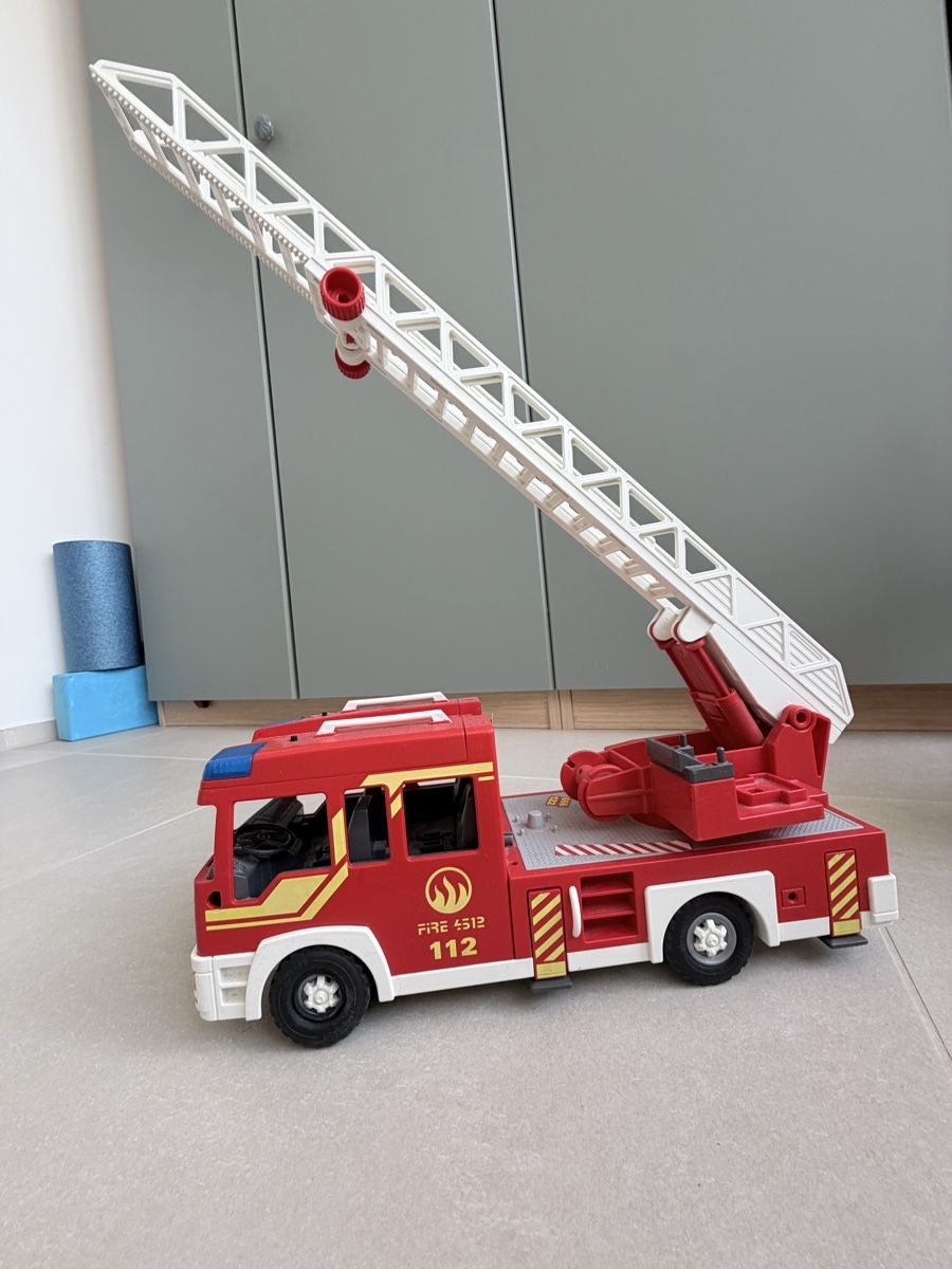 Playmobil Giocattoli: 2x Playmobil Feuerwehrautos  – Usato da Schönenbuch venduto da Lacanoa 3