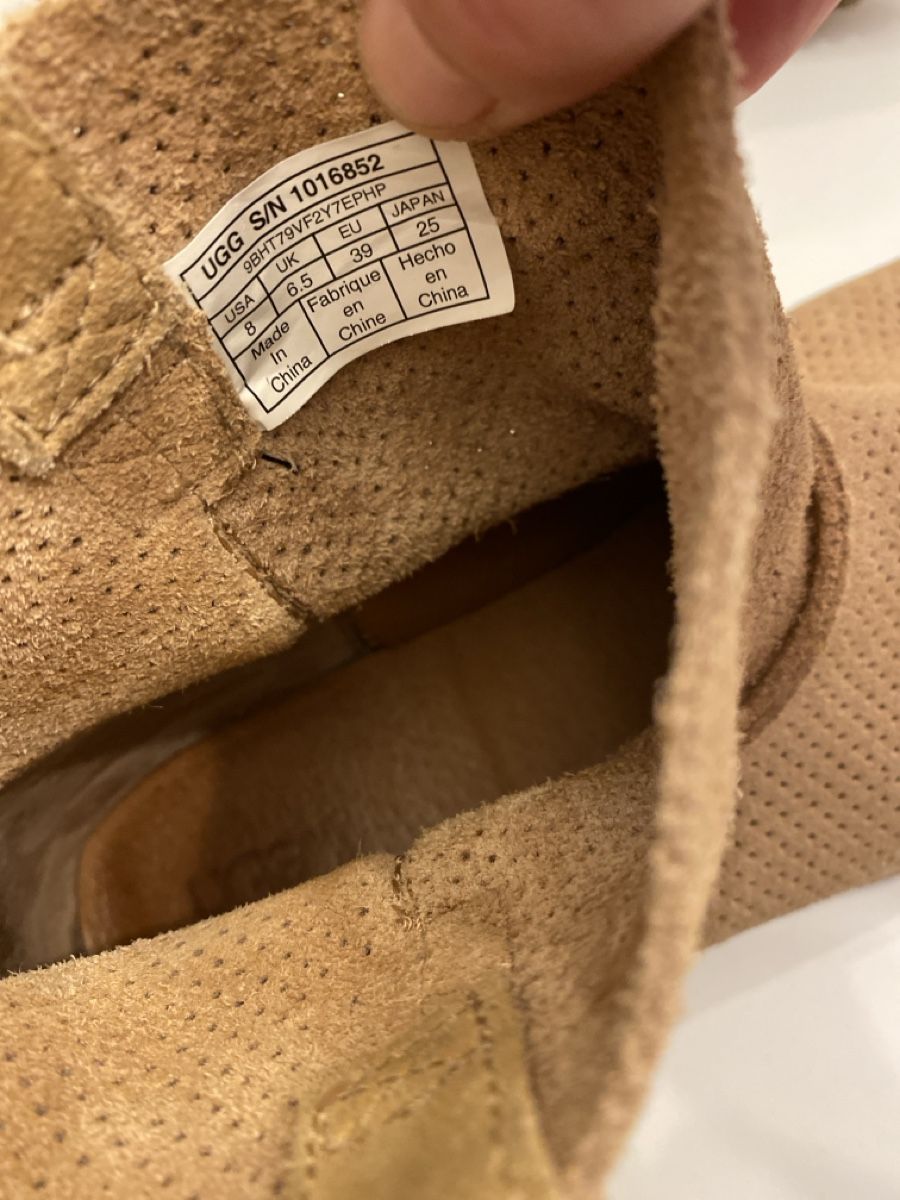 Ugg Scarpe da uomo: Bottes UGG Australia, Taille 39, couleur beige full leather – Nuovo (secondo la descrizione) da Vevey venduto da sasa2008 3
