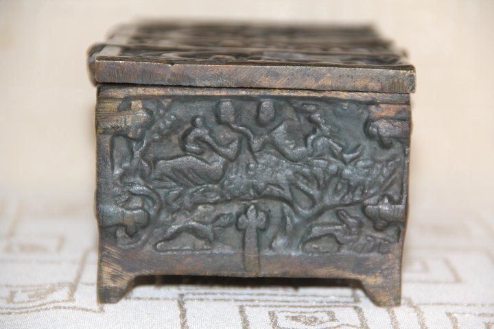 Truhen: Grande   antique  coffret en bronze . – Gebraucht aus Praz (Vully) von pikuluka1 5