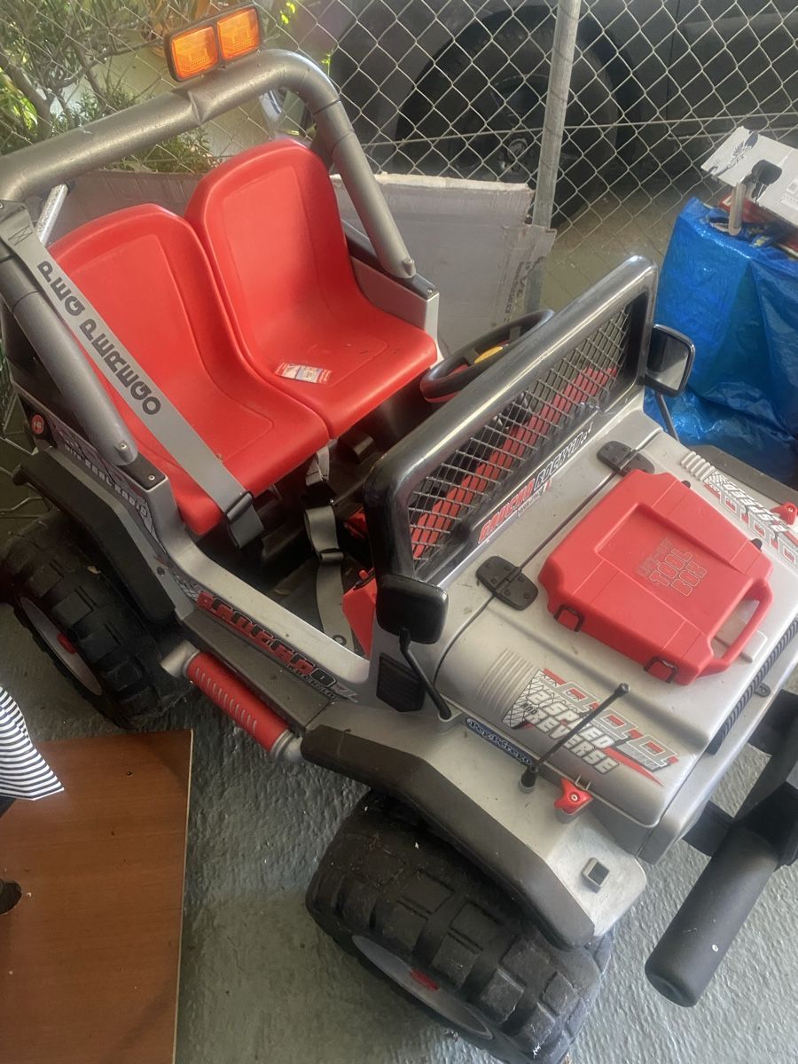 Peg Perego Veicoli per bambini: Elektro Auto  – Difettoso da Selzach venduto da Giusi400 2