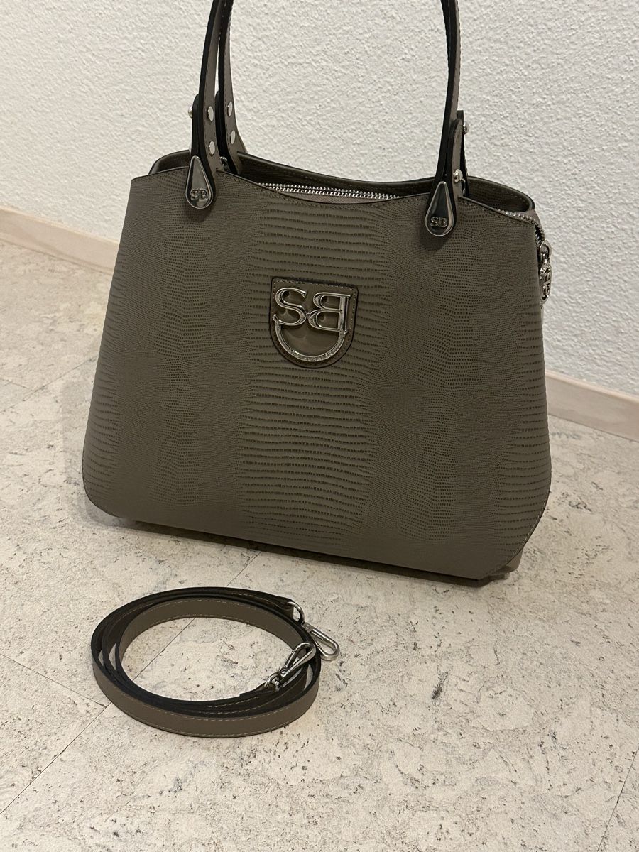 Borse da donna: Sara Burglar Handtasche Neu – Nuovo e nell'imballaggio originale da Wilen b. Wollerau venduto da lia_9v87
