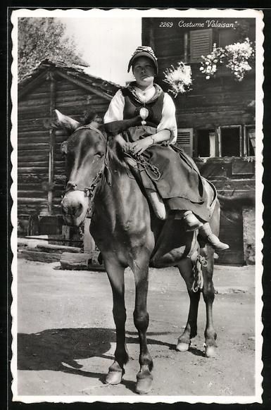 Cartoline postali: AK Costume Valaisan, 1942 – Usato da Berlin venduto da bartko-reher