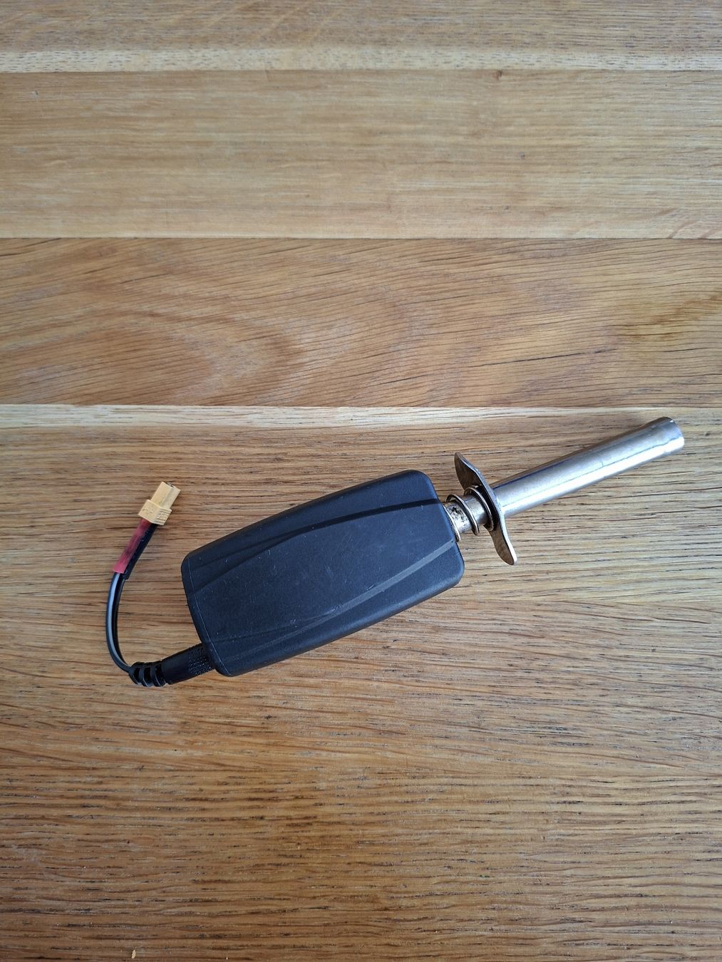 Modellismo RC: Nitro RC Glühkerzenheizung / chauffe bougies – Difettoso da Plan-les-Ouates venduto da Evilworm_12 3