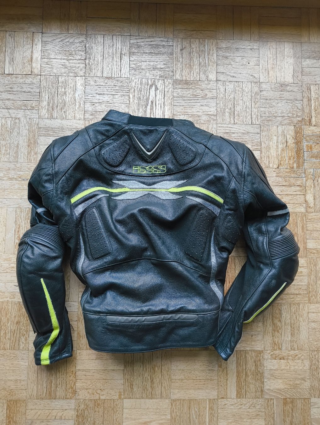 IXS Lotti di vestiti: Leder Motorradkombi Gr. 52 – Usato da Zürich venduto da mario_z 2