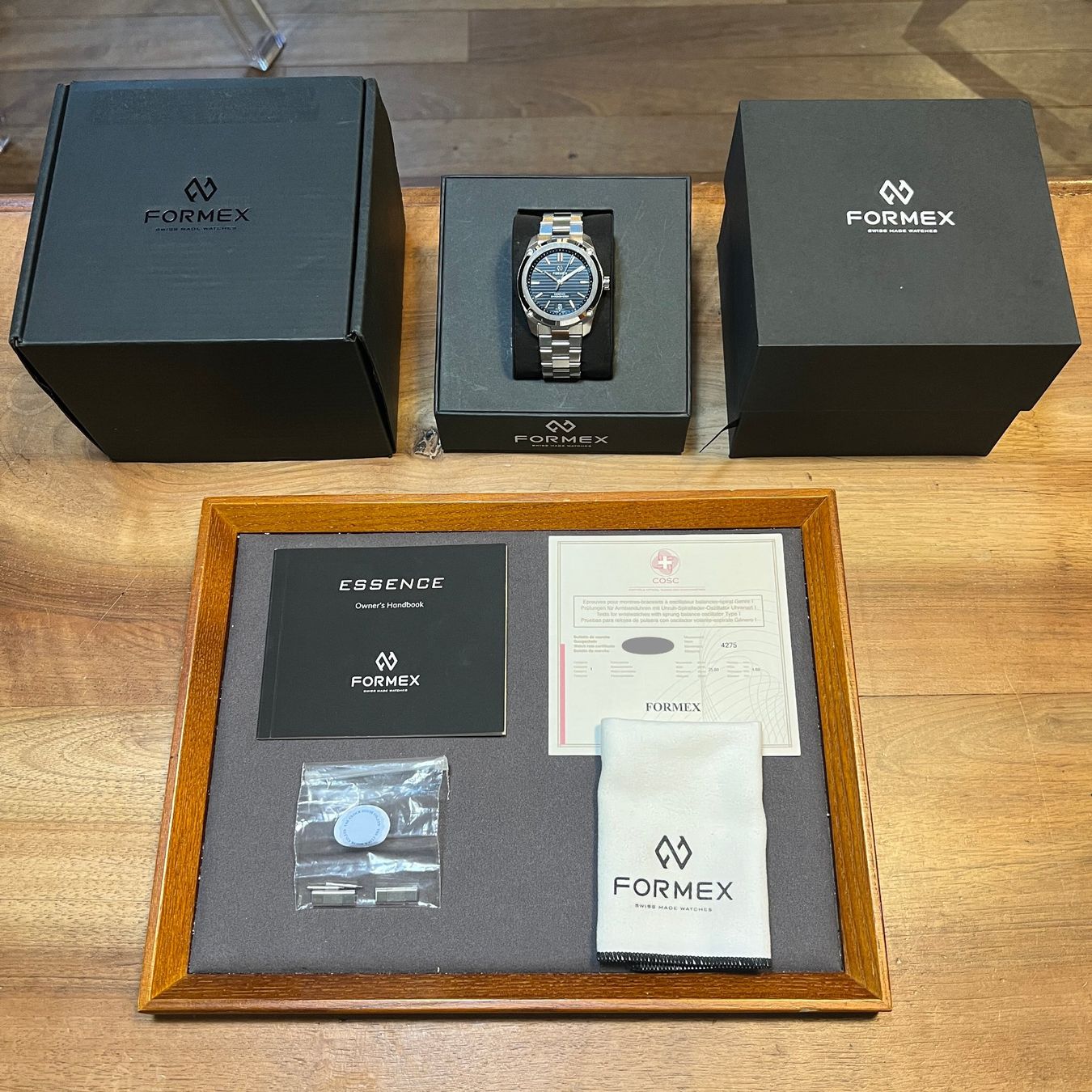 Formex Uhren: Formex Essence Blue Dial Full Set 0333.1.6631 – Gebraucht aus Carouge GE von Watchaser 9