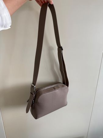 Beautiful H&M taupe color summer bag (24 x 16 cm)