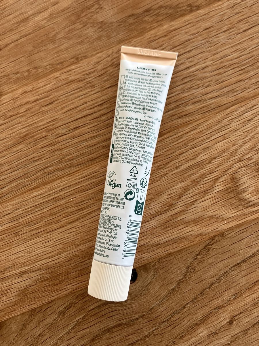 Make-up: the body shop, secondskin, light 1n – Usato da Luzern venduto da xyz9 1