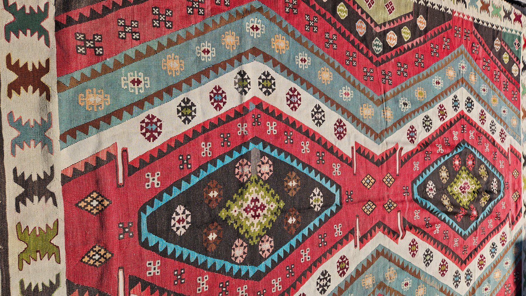 Kelim Tapis: antiker Kelimteppich pflanzengefärbt – D'occasion à Arbon par Drwoozle