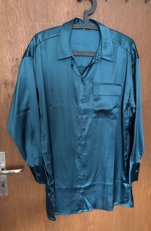 Elegante Satin Bluse Oversized Petrolblau