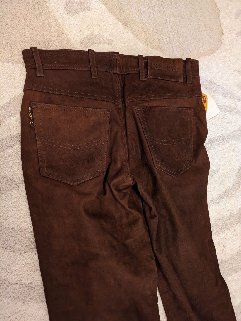 Pantaloni: Sehr schöne Wildlerderhose, Neu – Nuovo e nell'imballaggio originale da Adlikon venduto da Match62 5
