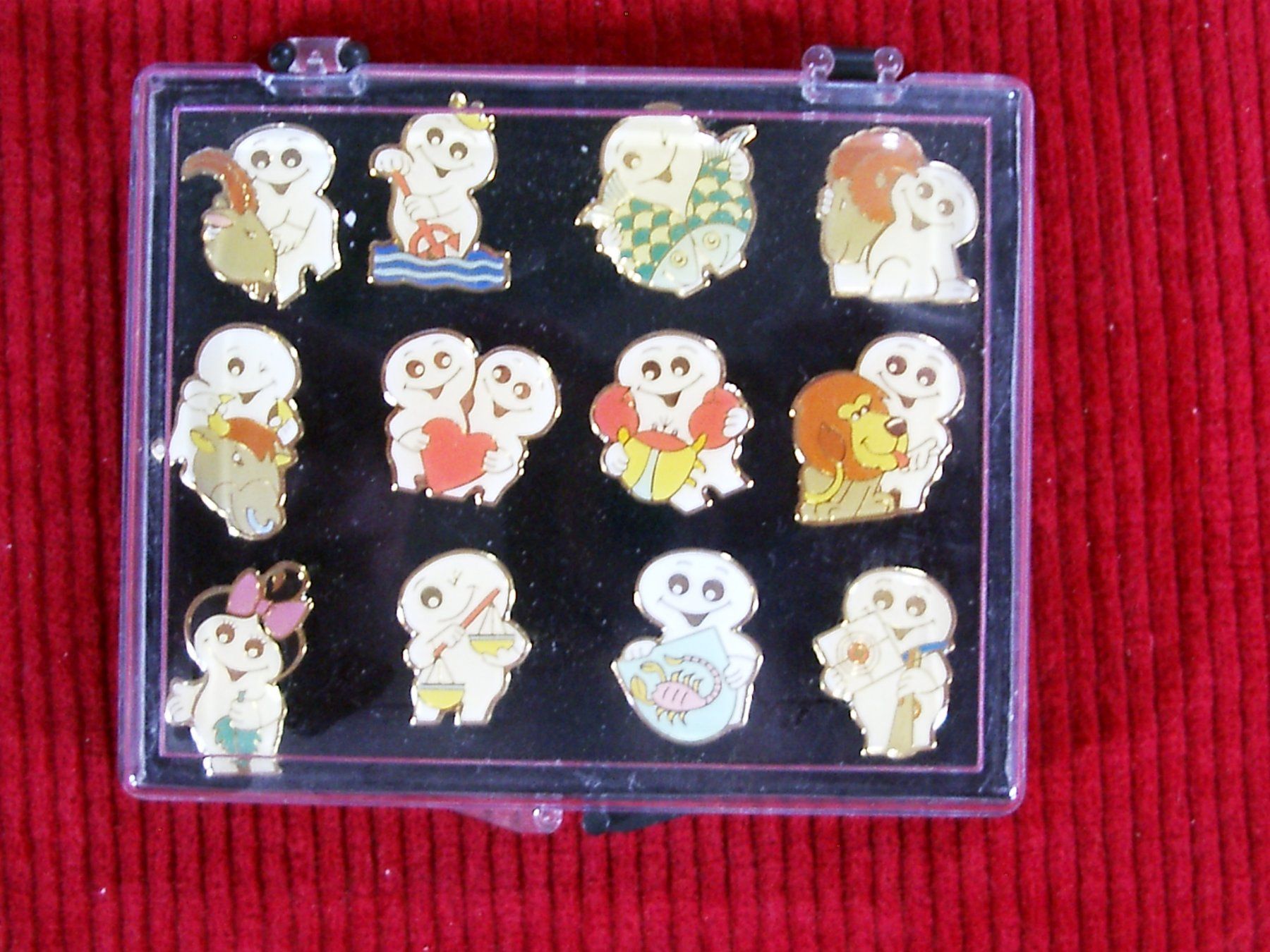 Maga Placchette & Badge: Bio - Maga Sternzeichen-Pinsammlung von 1990 – Nuovo (secondo la descrizione) da Laupen ZH venduto da tonisculati