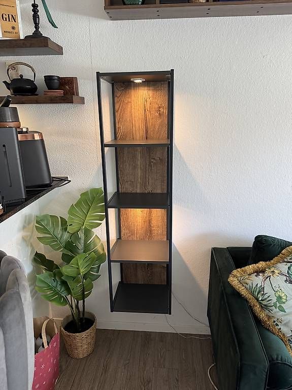 Vitrinen: Vitrine – Gebraucht aus Kloten von MosaikStore