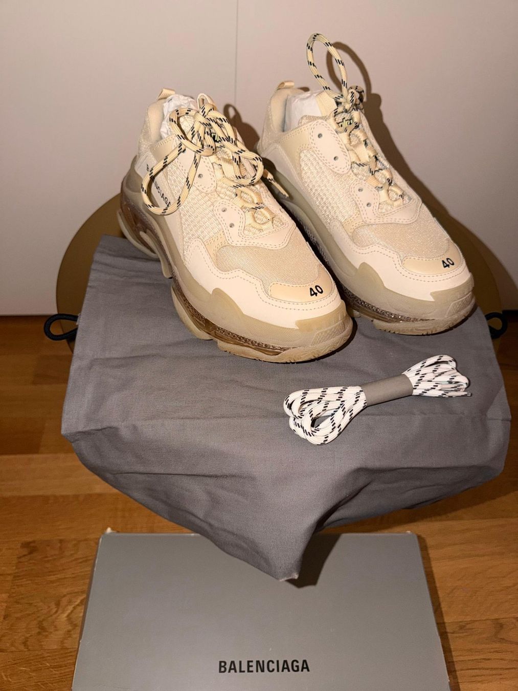 Balenciaga Scarpe da donna: Balenciaga Triple S "Beige" – Usato da Langnau i. E. venduto da dis_tc9q 1