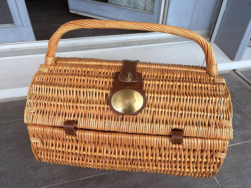 Sonstige Antiquitäten & Kunst: Pic nic basket – Gebraucht aus Cham von mtj_ts97