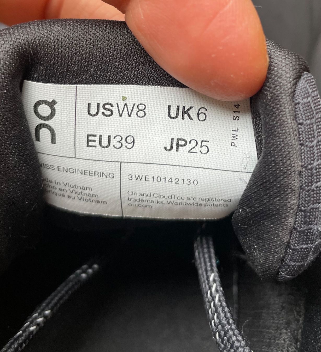 Scarpe da uomo: On Cloudrunner Waterproof  Laufschuhe, Gr. 39 – Usato da Schwarzenburg venduto da Doodee 6