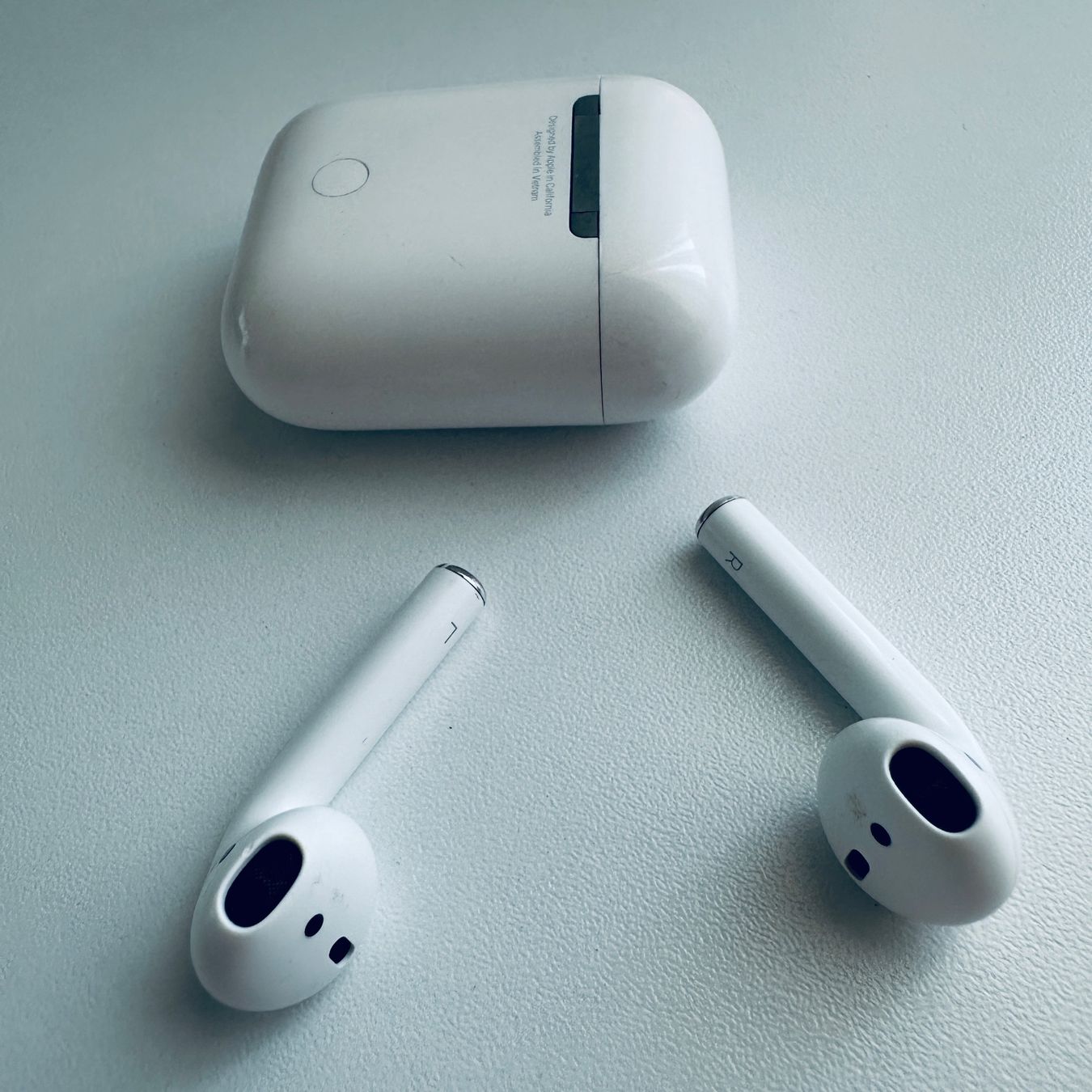 Apple Cuffie: Original Apple AirPods 2 Kopfhörer Wireless Lightning Kabel – Usato da Basel venduto da MY.AIRPODS.SHOP 4