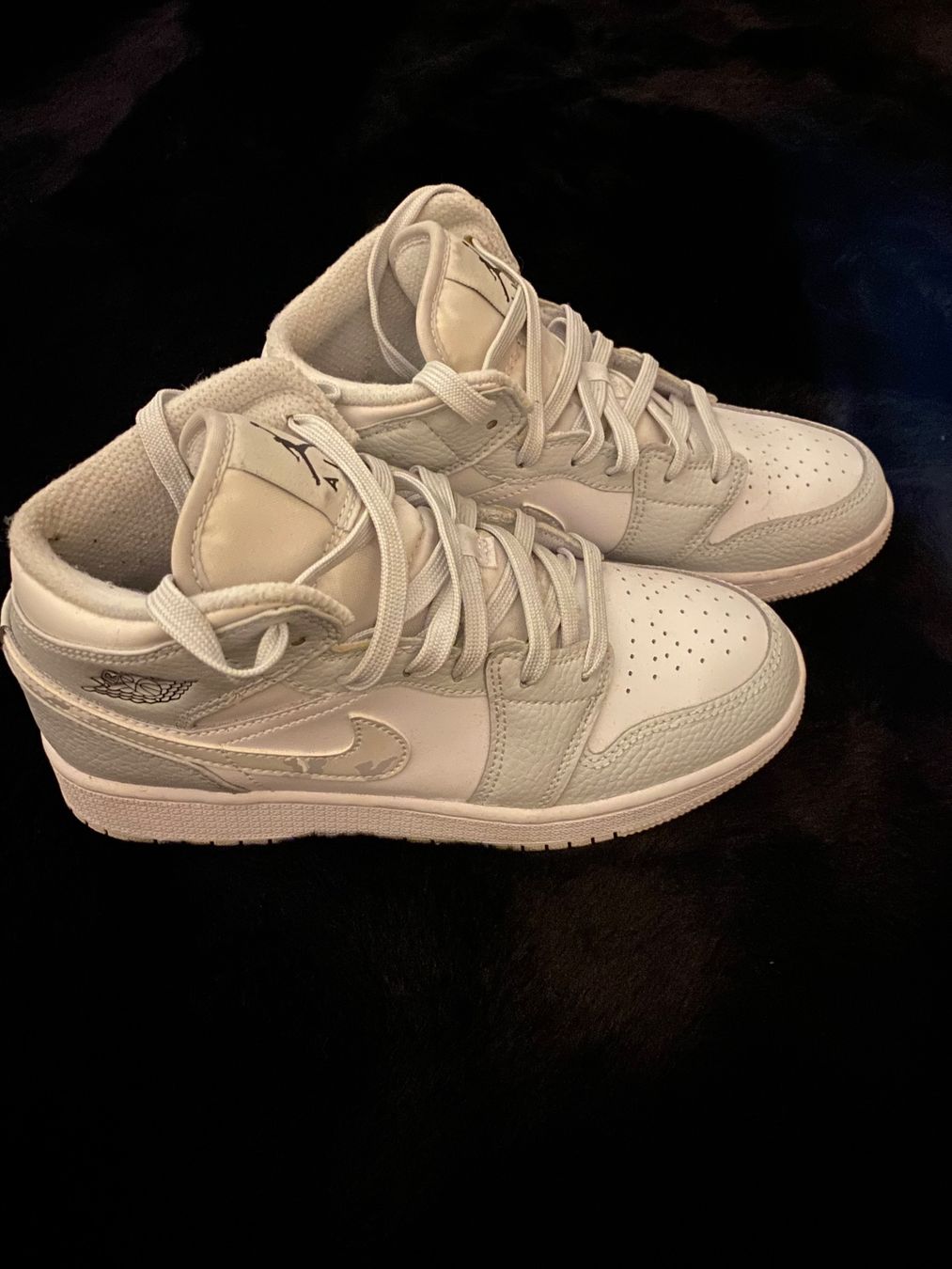 Jordan Chaussures hommes: Nike Jordan 1 Mid Grey Camo GS – D'occasion à Basel par Levson