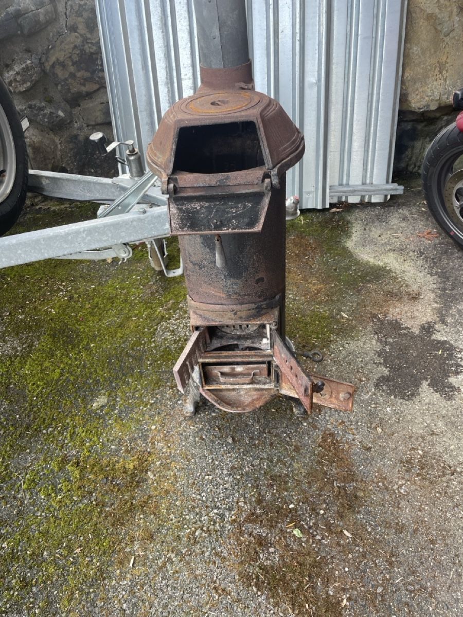 Altri mobili d'antiquariato: Kanonenofen – Usato da Emmetten venduto da Ciopy