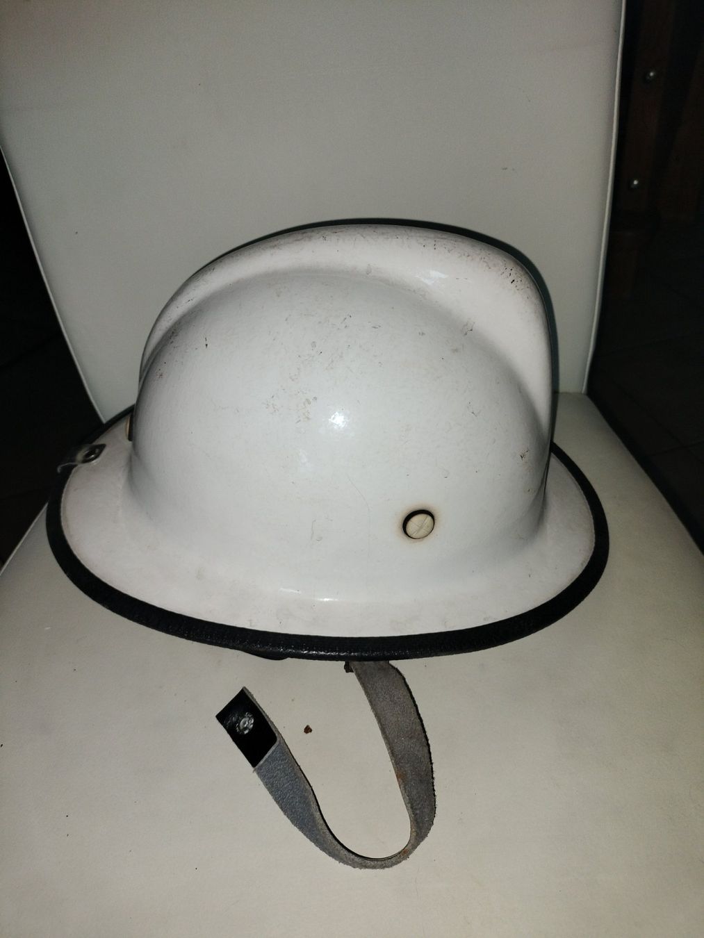 Pompieri: Alter Schweizer Feuerwehr Helm – Usato da Schwanden Sigrisw venduto da len_9yqg 1