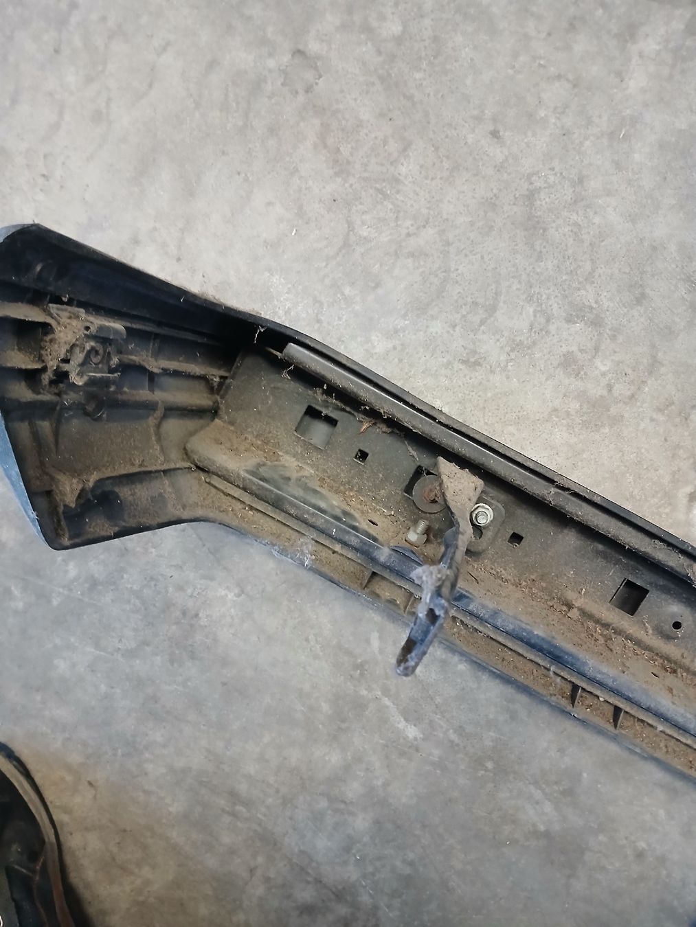 VW Tutti pezzi di ricambio auto: VW Golf Stosstange hinten – Usato da Langenthal venduto da Egro50 1