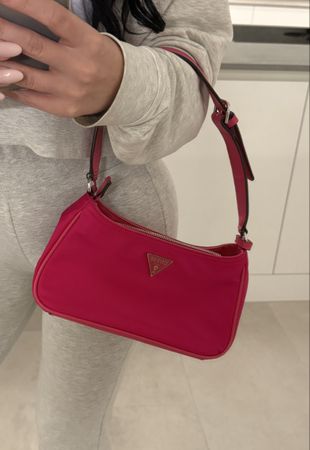 Coole GUESS Handtasche in Pink - neuwertig! Must-have!