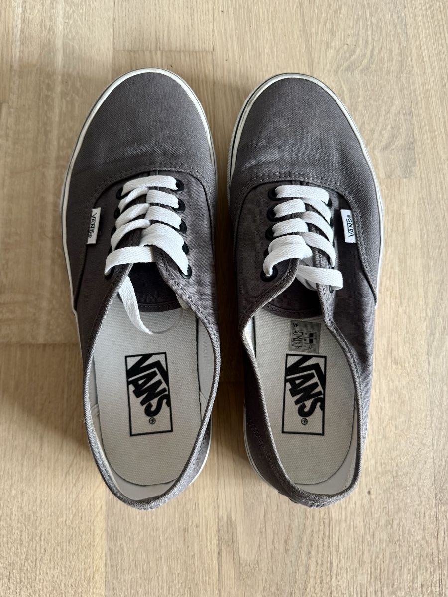 Vans Herrenschuhe: VANS Authentic - 38.5, unisex – Gebraucht aus Zürich von collins9_kate1 4