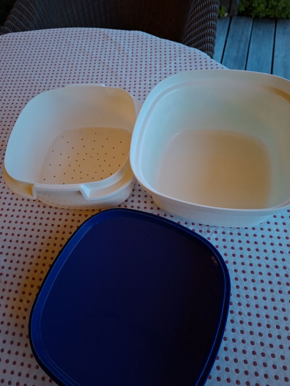 Tupperware Contenitori & Simili: Tupperware Behälter Teigwarensieb und Aufbewahrung  – Usato da Kappel SO venduto da Alaska1313 1
