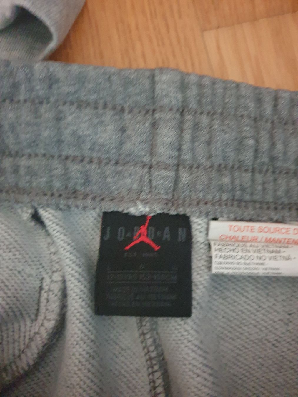 Lotti & Set di vestiti: Nike et Jordan  – Usato da Fribourg venduto da mal_8zjh 2