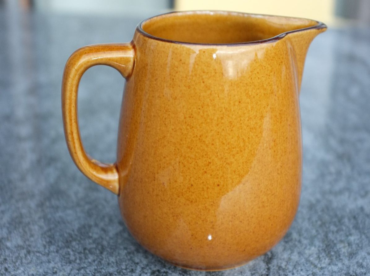 Caraffe: Krug - Farbe MUSCADE – Usato da Schwarzenburg venduto da Unterwahlern