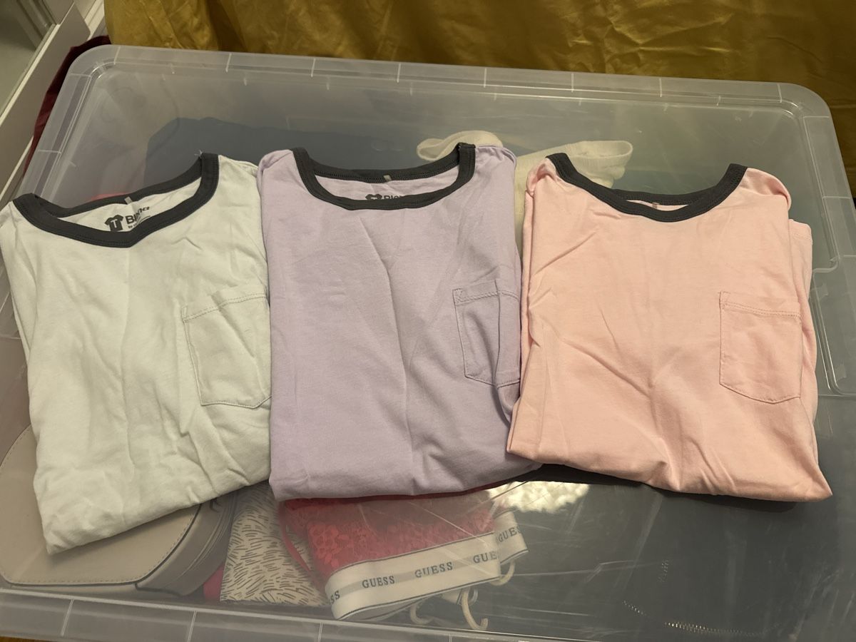 Lotti di vestiti: 3er Set Tshirt Gr. S – Nuovo (secondo la descrizione) da Wald ZH venduto da evelyne.street