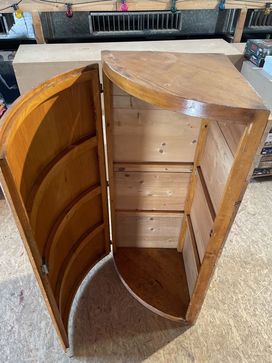 Armadi: Meuble d’angle en bois – Usato da Fribourg venduto da JohnB4 3