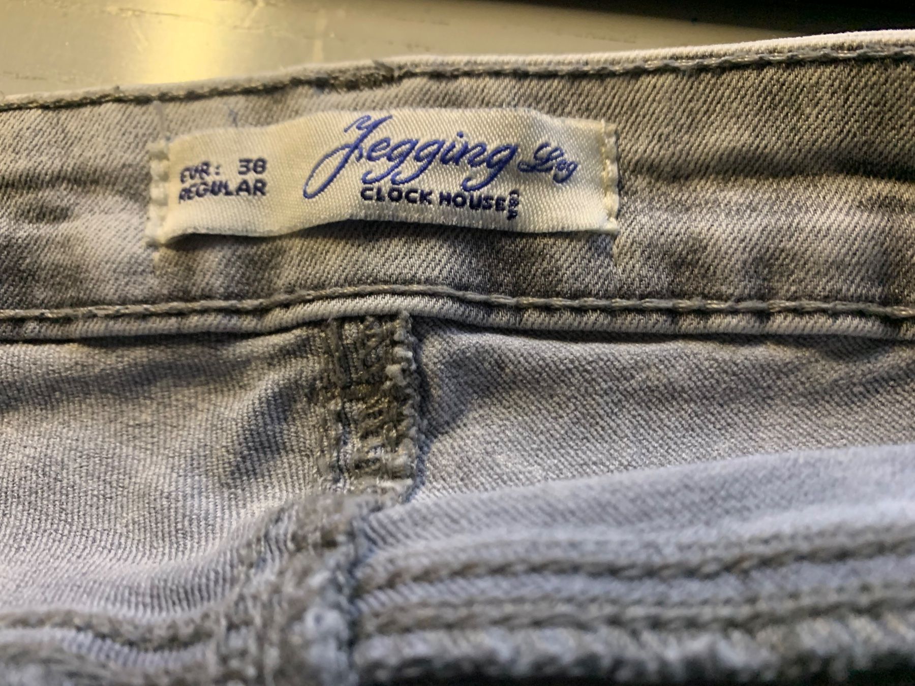 Jeans: Skinny Jeans, Gr. 38, grau – D'occasion à Galgenen par Waldliesel 4