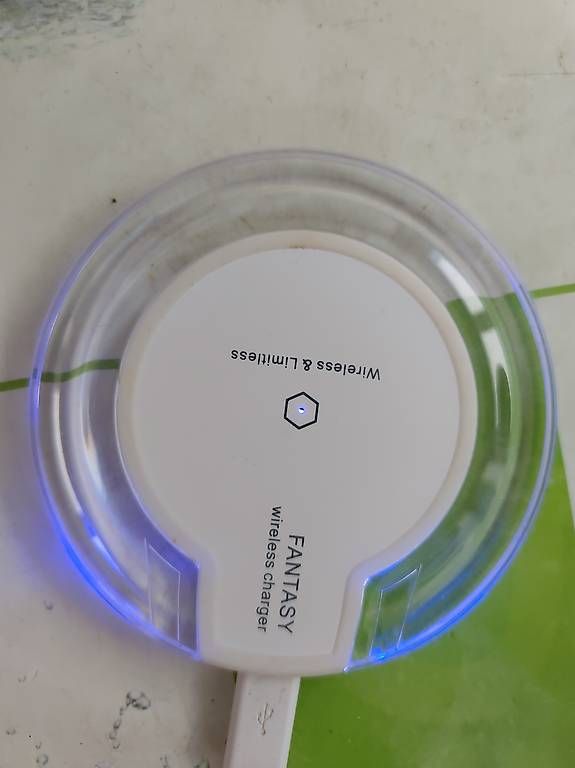 Ladegeräte: SBS wireless charger – Gebraucht aus Wohlen AG von jmo_wjv2