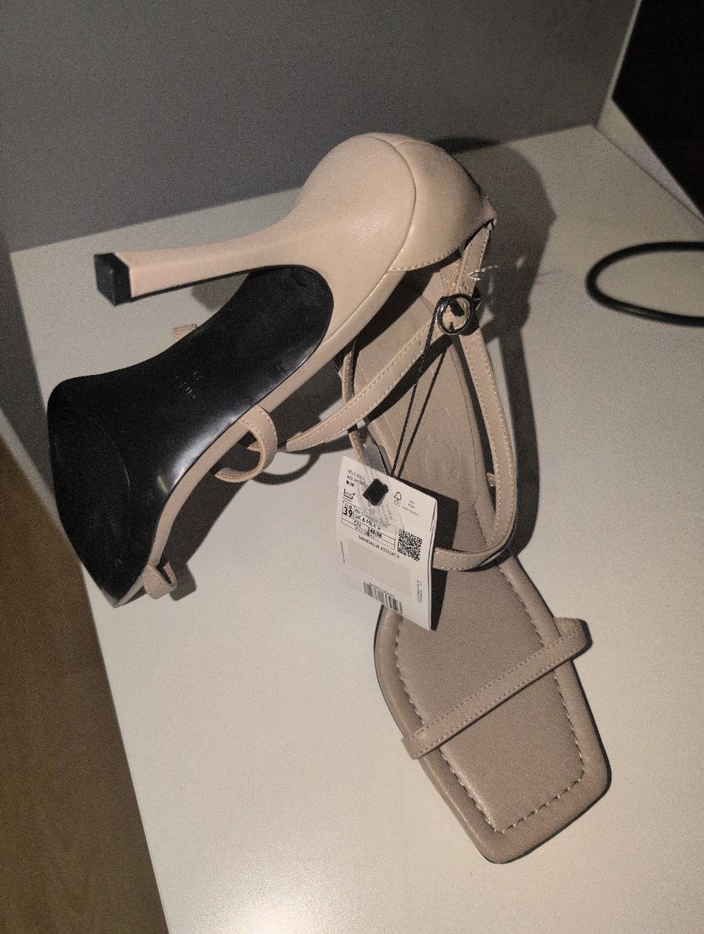 Scarpe da donna: Sandales nude Mango élégantes, taille 39 - neuf! – Nuovo e nell'imballaggio originale da Bassersdorf venduto da pca_cz6q 1