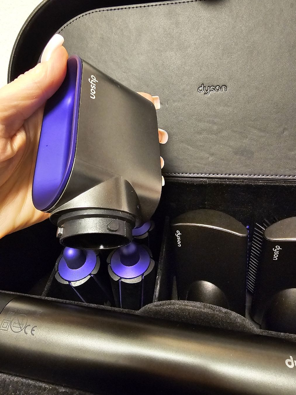 Dyson Asciugacapelli: Dyson Airwrap komplettes Set mit Originalkoffer. CH – Usato da Laufen venduto da Taty007 2