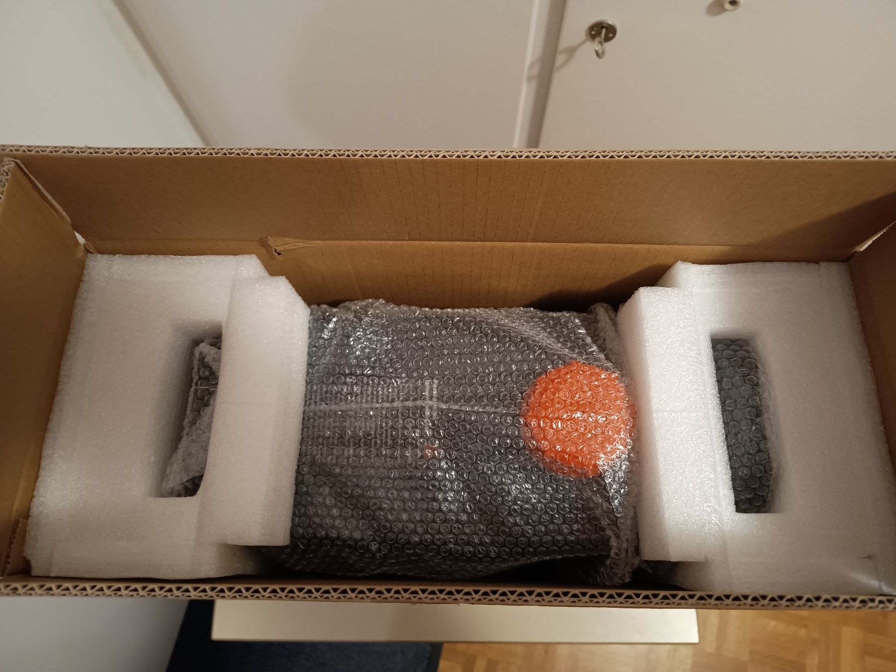Radiatori: 12V / 24V oder 230V Dieselheizung 8kW, neu – Nuovo e nell'imballaggio originale da Döttingen venduto da Schlei 9