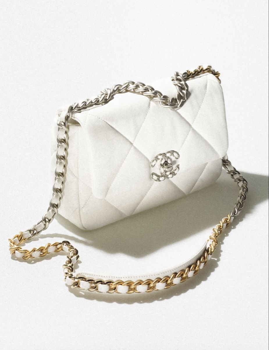 Borse da donna: Chanel 19 – Nuovo e nell'imballaggio originale da Zürich venduto da christina100 1