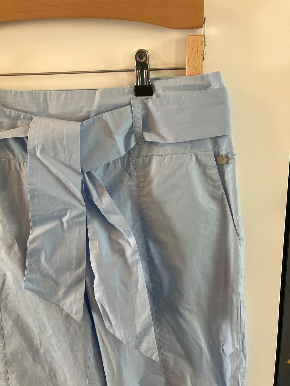 Nile Pantaloni: Sommer Stoffhose hellblau  Gr. M von NILE – Usato da Richterswil venduto da iso_w8ys 1
