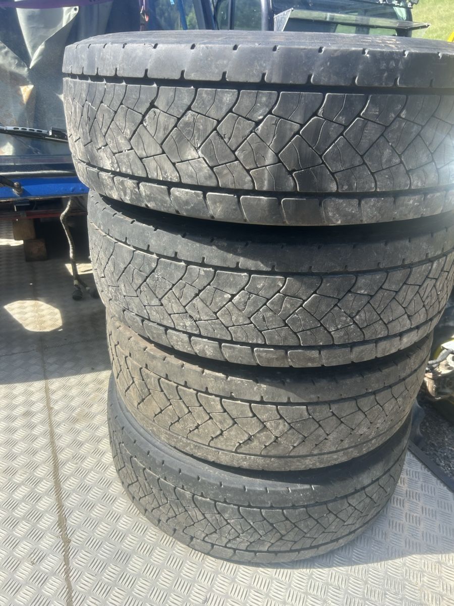 Tracteurs: komunalräder 285 70 R19.5 – D'occasion à Boltigen par m_sigi03 2