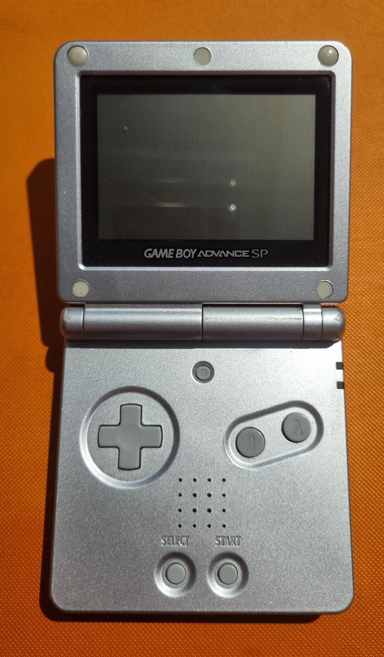 Nintendo Console: Gameboy Advance SP inkl. Charger – Usato da Bichelsee venduto da Kompiuter