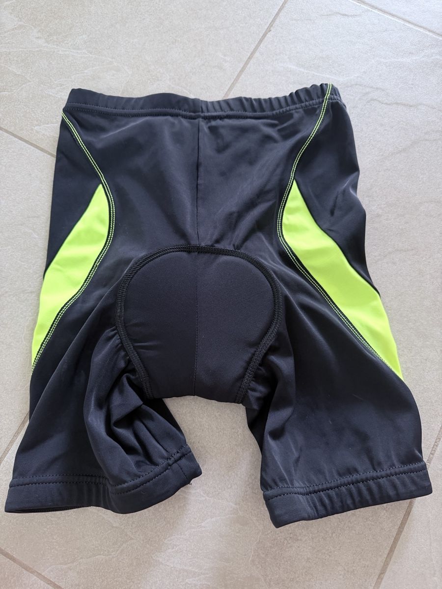 Pantaloni: Velo Shorts Gr. 152/158 – Usato da Brüttisellen venduto da Ayersa 1