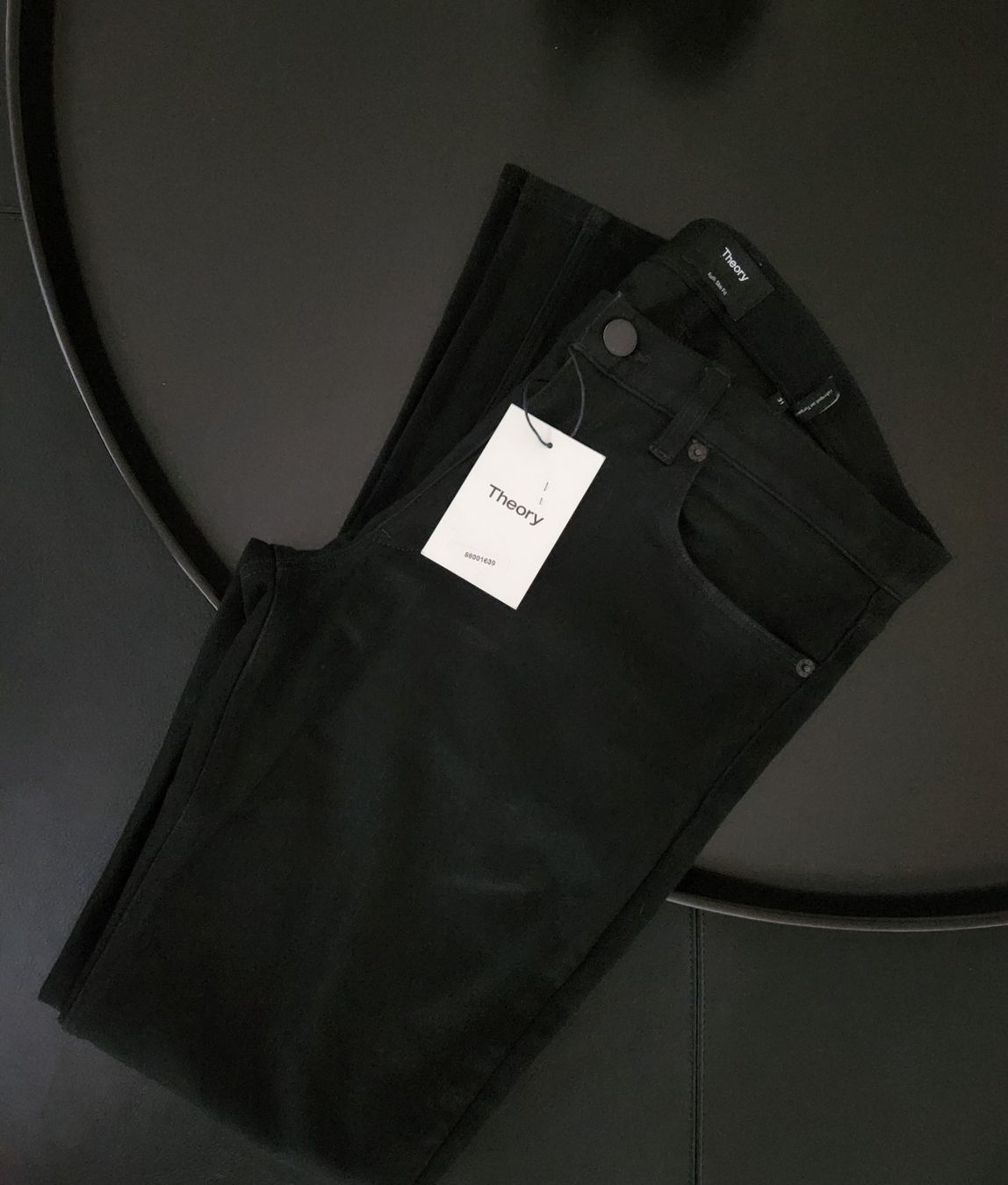 Jeans: Theory, Jeans, Schwarz, Gr.31 – Usato da Luzern venduto da Bon_Voyage