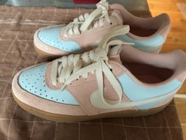 Nike Damenschuhe Grösse 38.5 Rosa Hellblau Leder