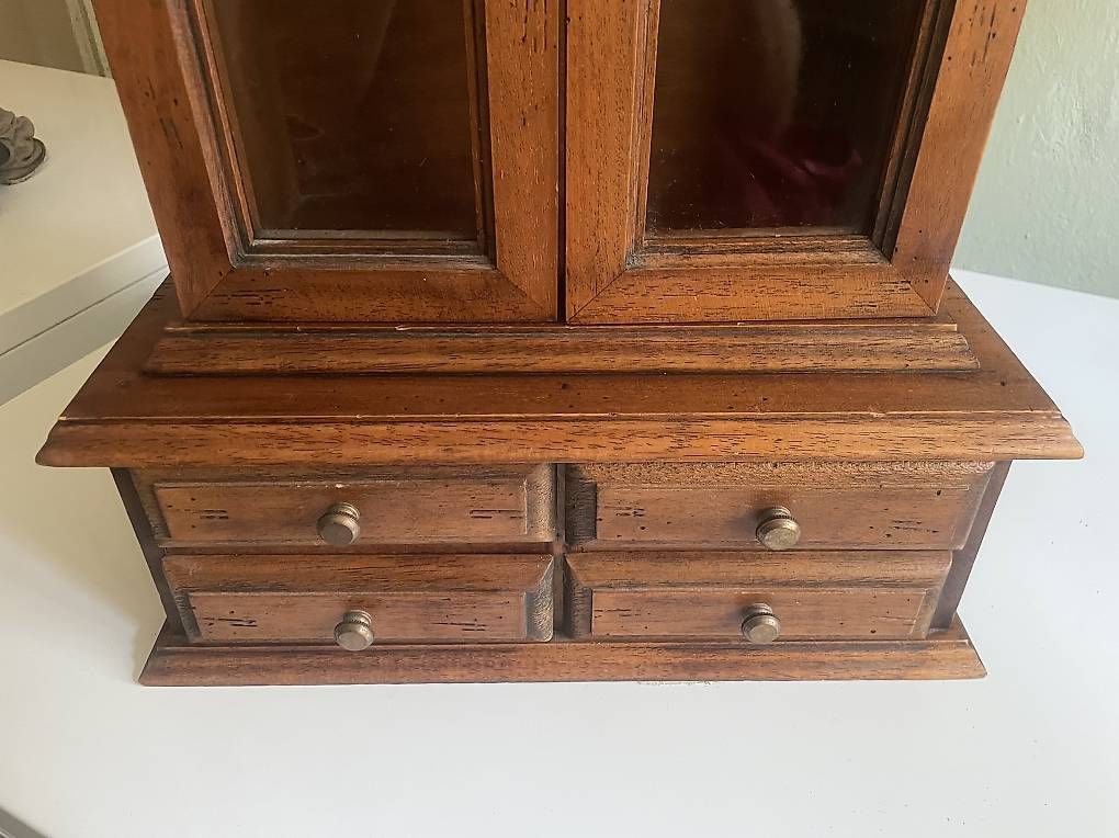 Vitrines: Vintage / Antikes Schränkchen – D'occasion à Basel par skodaf 2