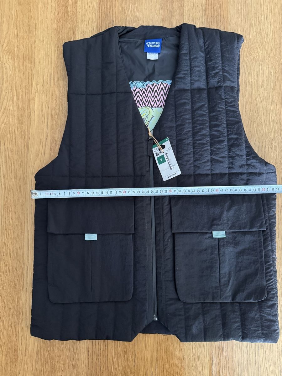 Decathlon Jacken: SLEEVLESS DOWN JACKET DECATHLON X TETSUNORI TAWARAYA COLLAB – Neu und originalverpackt aus Lausanne von joltei 2