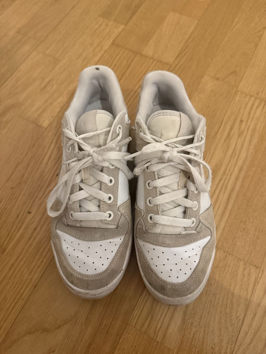 Adidas Scarpe da donna: Adidas Damen Sneaker Grösse 38 gebraucht – Usato da Zürich venduto da estela22