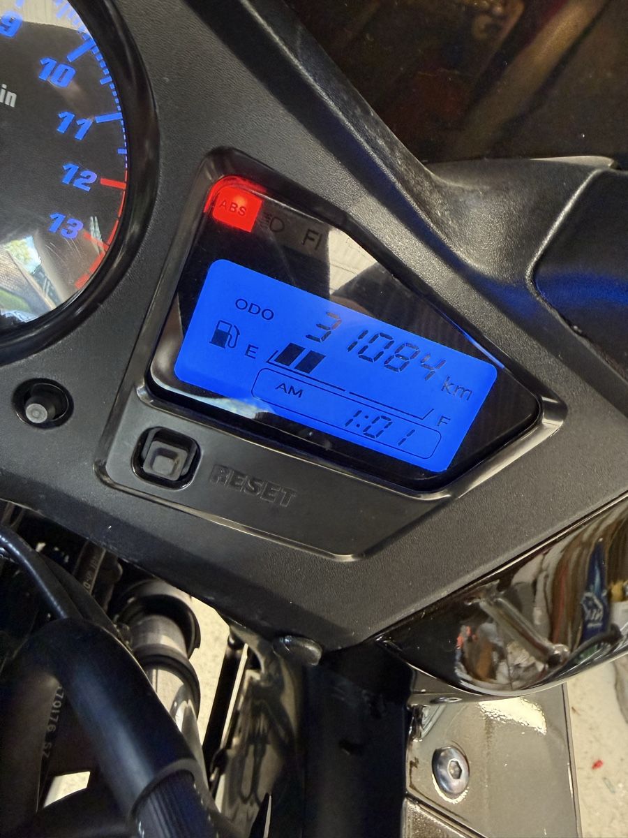 Honda Touring: Honda VFR 800 VTEC ABS – Usato da Waltenschwil venduto da Daytona056 3