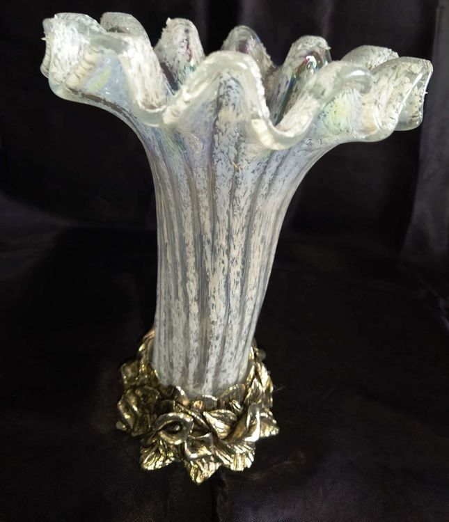 Vasi & Recipienti: Vase mit Bronzefuss - Grösse 21 cm - – Nuovo (secondo la descrizione) da Zürich venduto da 1-2-3-Verkauft 5