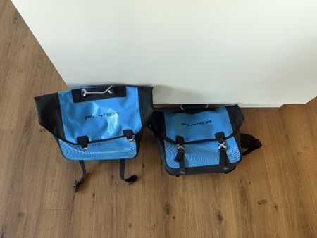 Fahrradtaschen Marke Flyer blau Paar - Ortlieb Commuter Bag